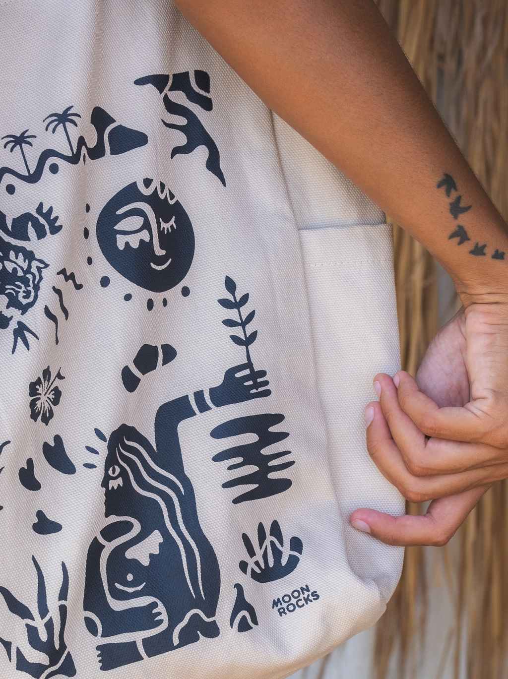 TOTE BAG THE ISLAND OF GODS CREAM