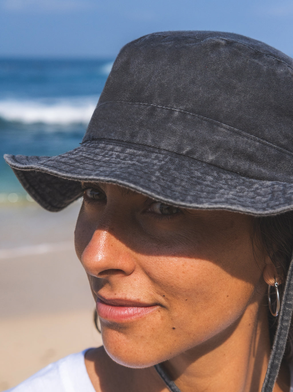 HAT BUCKET PLAIN BLACK WASH