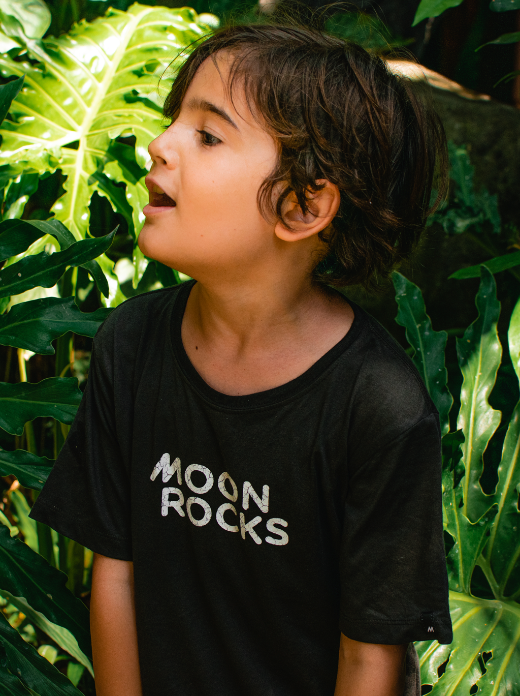 KIDS T-SHIRT CHARCOAL TEXT16