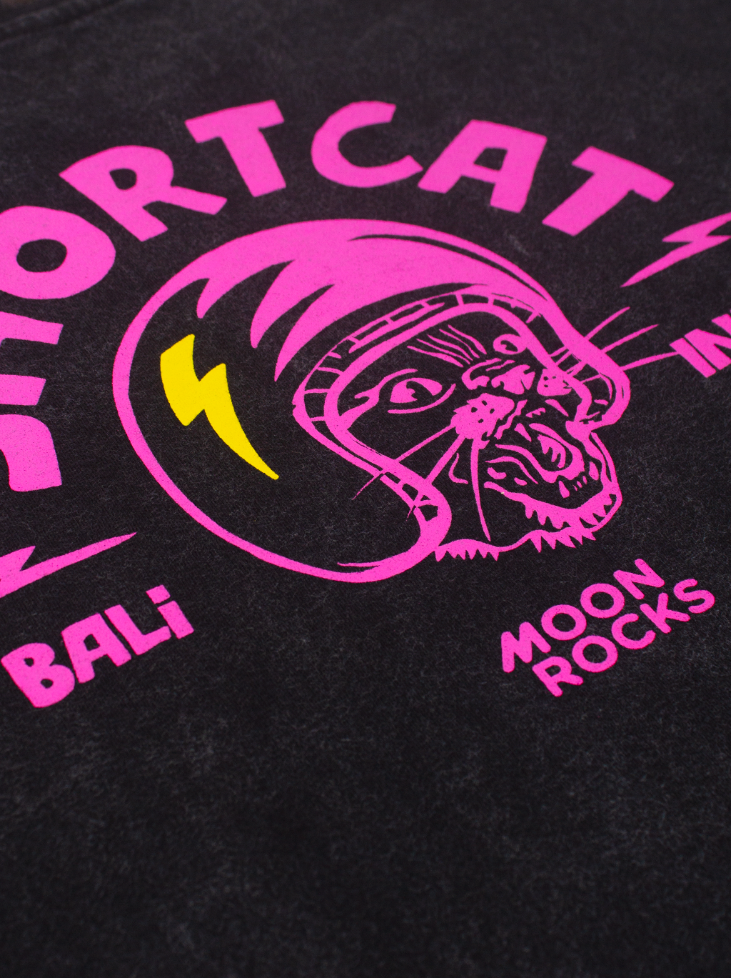 WOMEN T-SHIRT ROLL BLACK WASH SHORTCAT