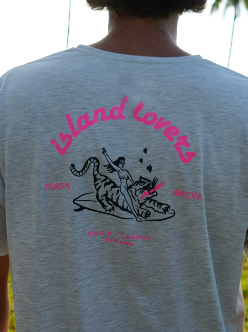 MEN T-SHIRT 2 MISTY ISLAND LOVERS