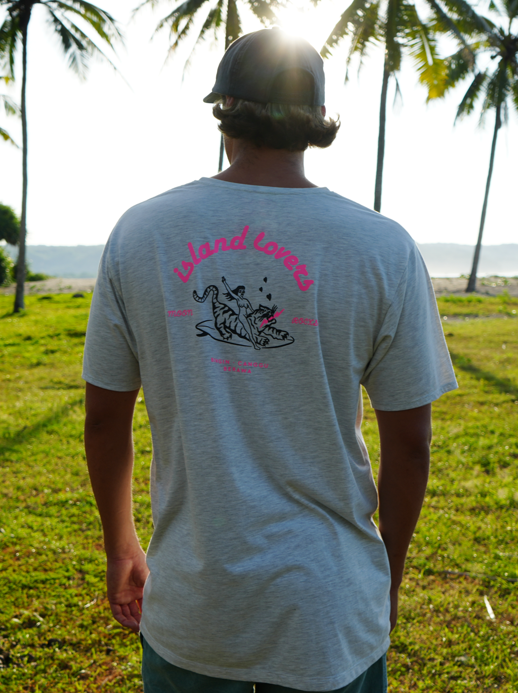 MEN T-SHIRT 2 MISTY ISLAND LOVERS