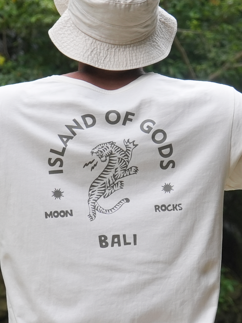 MEN T-SHIRT 2 IVORY ISLAND OF GODS