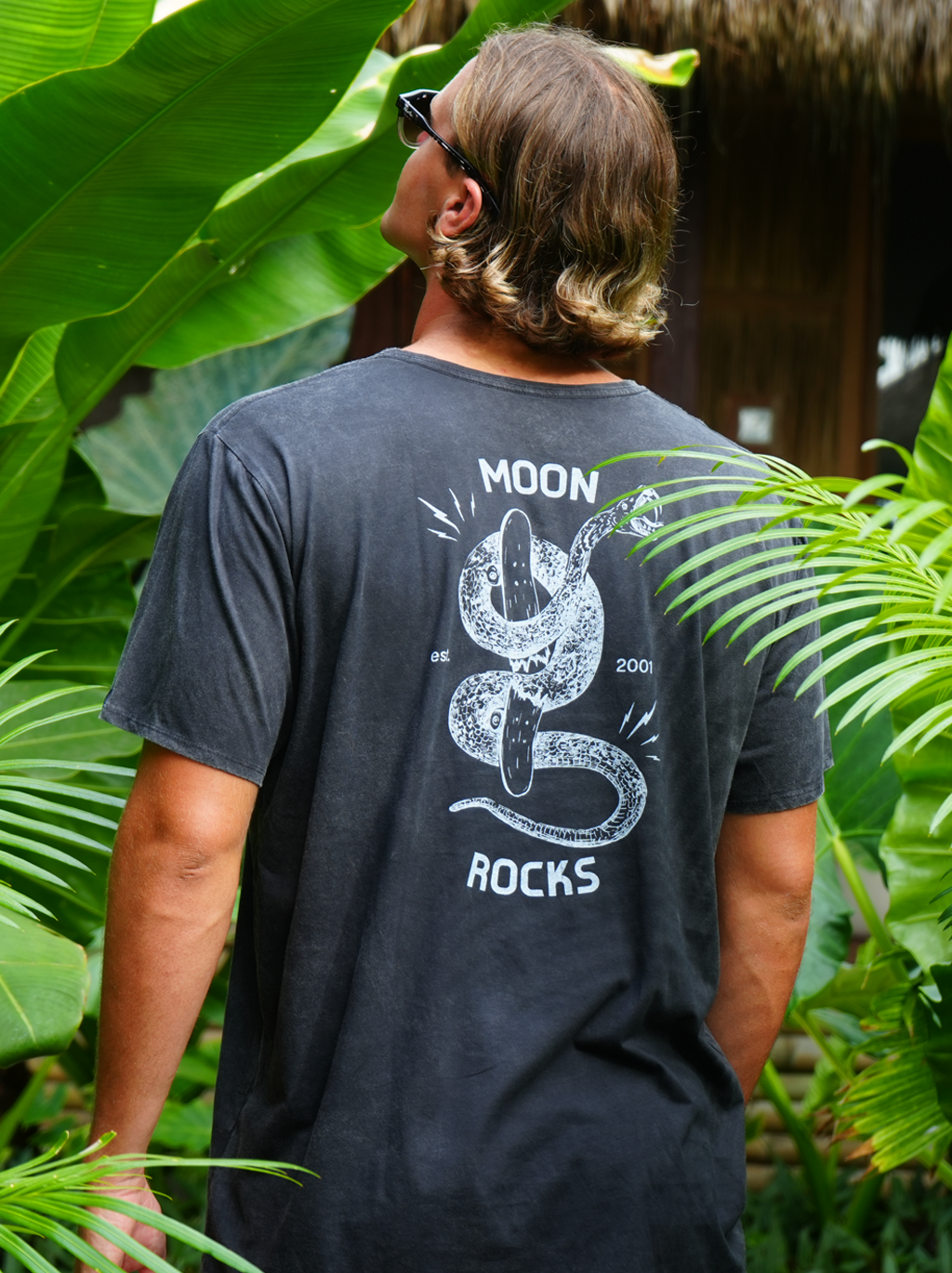 MEN T-SHIRT 2 BLACK WASH MOON SNAKE