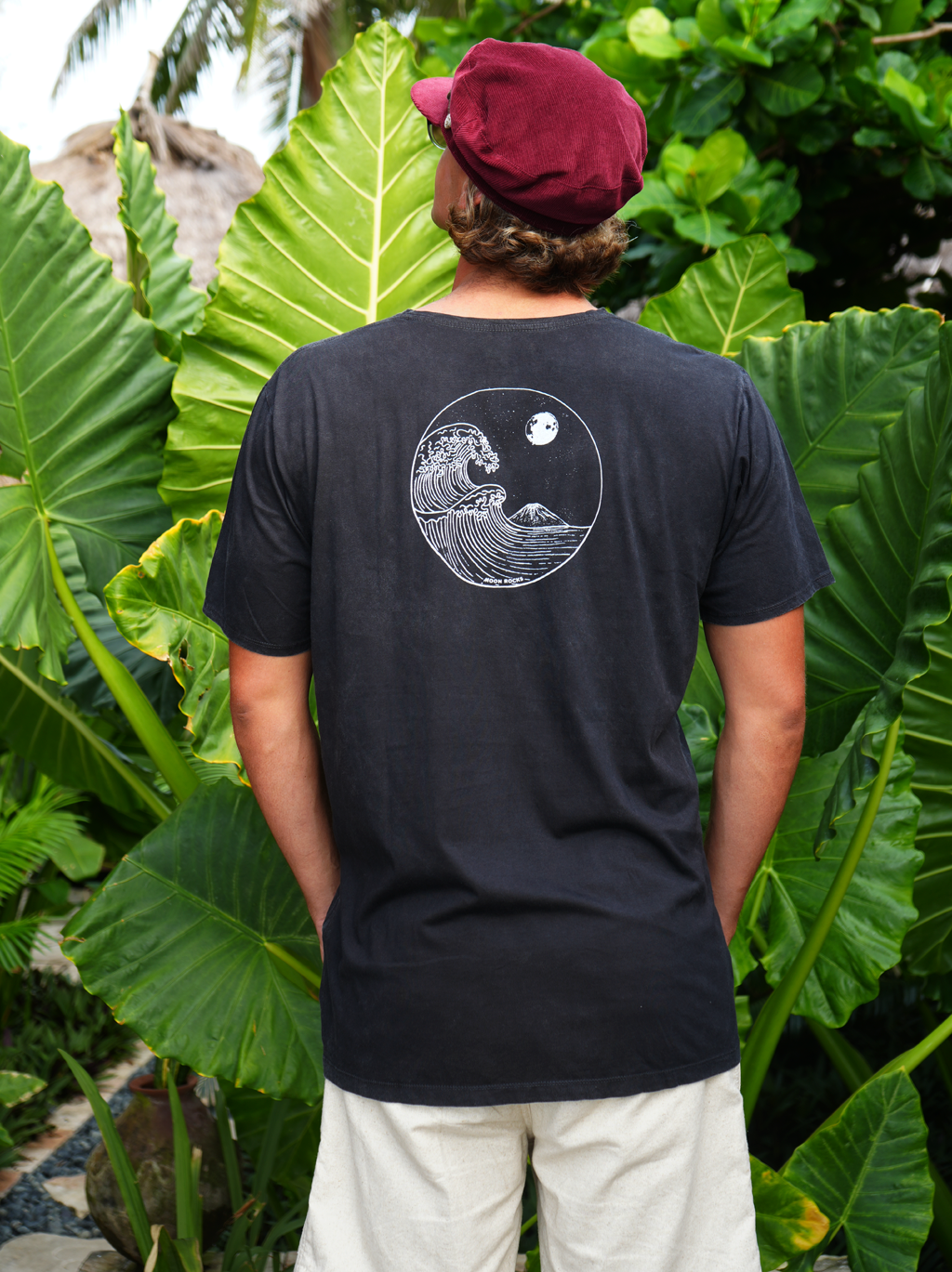 MEN T-SHIRT 2 BLACK WASH YIN WAVE