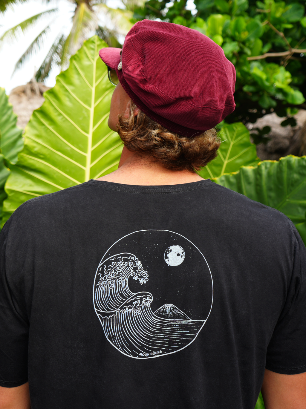 MEN T-SHIRT 2 BLACK WASH YIN WAVE