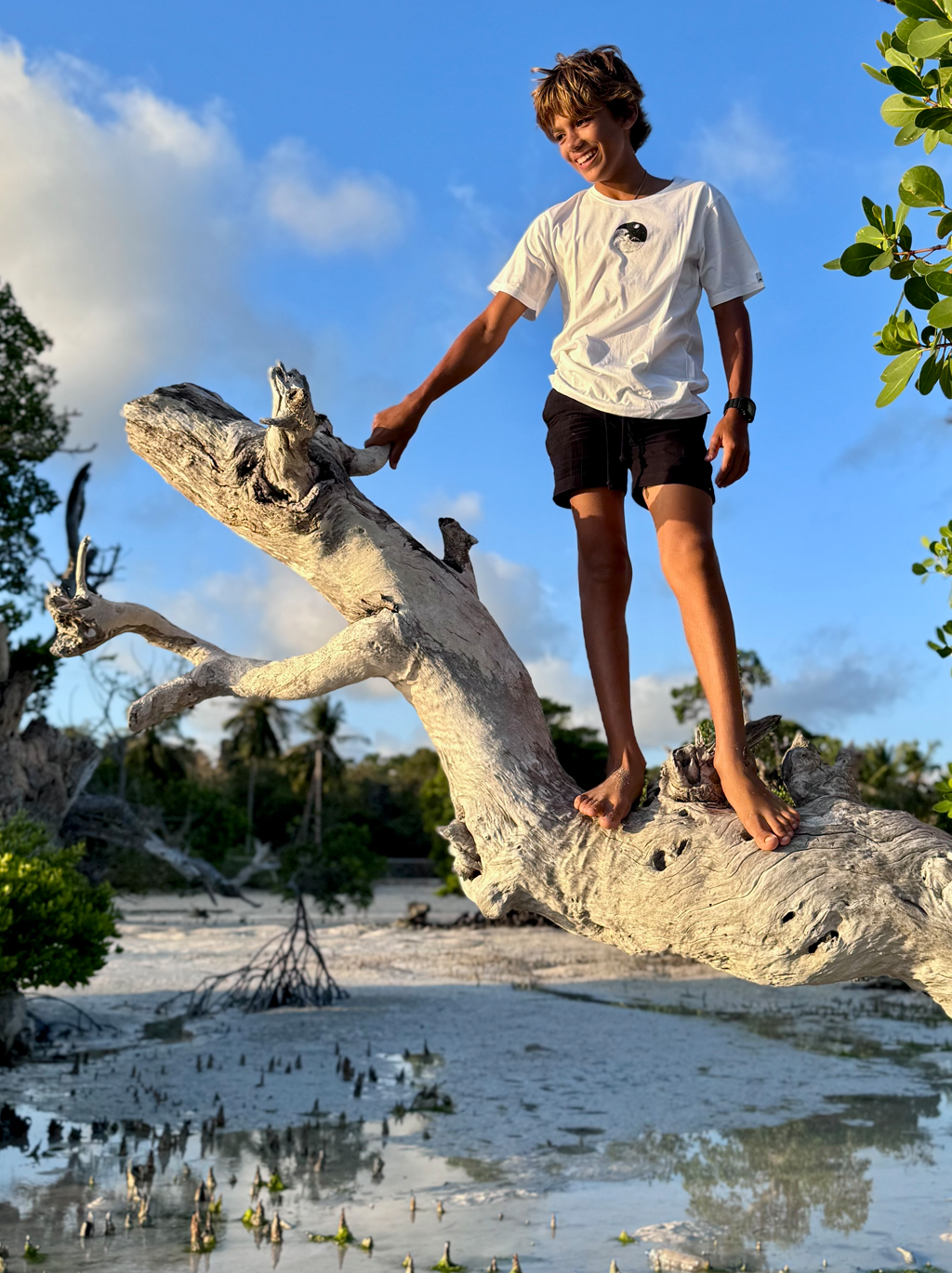 KIDS T-SHIRT WHITE YIN WAVE