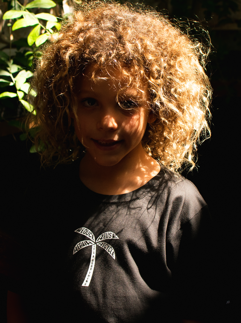 KIDS T-SHIRT CHARCOAL REUSE PALM