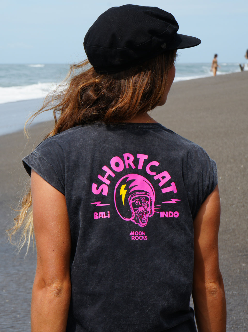 WOMEN T-SHIRT ROLL BLACK WASH SHORTCAT