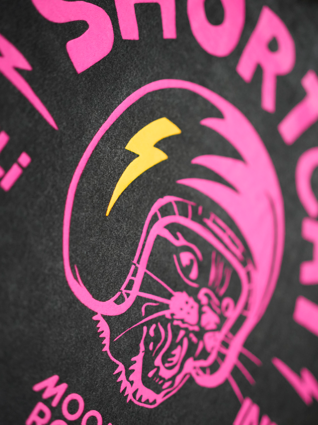 MEN T-SHIRT BLACK WASH JUMBO SHORTCAT